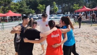 Plaj Voleybolu Turnuvasının şampiyonu ‘Kumdan Kale isimli takım oldu