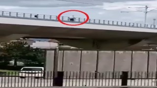 Raylarda yürüdü, metro seferleri aksadı
