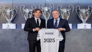 Real Madrid, Luka Modricin sözleşmesini 1 yıl uzattı