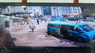 Rizede otomobilin çarptığı kadın yaralandı, kaza anı kameraya yansıdı