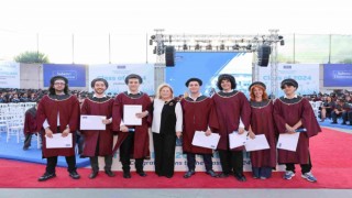 Sabancı Üniversitesi 22. dönem lisans ve 25. dönem lisansüstü mezunlarını verdi