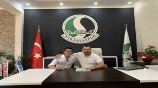 Sakaryaspor, Cebrail Karayeli kadrosuna kattı