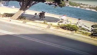 Sarıyerde bisikletli gençlere “uyarı” dayağı kamerada: Polis saldırganı yakaladı