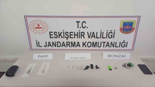 Satmak için ilçeye götürdüğü uyuşturucu madde ile birlikte jandarmaya yakalandı