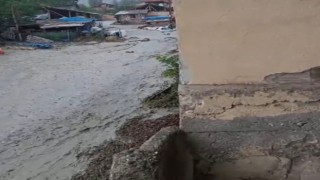 Sebende dereler taştı