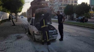 Seyir halendeyken yanan otomobil söndürüldü