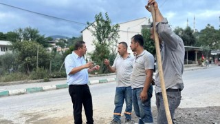 Sıcakta Çalışan Ekibe Başkandan Ziyaret