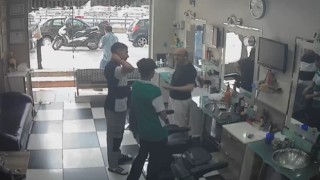 Sultangazide tıraş olup 600 lira ücreti ödemeden böyle kaçtılar