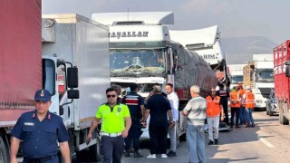 TAG Otoyolunda 7 araçlı zincirleme kaza: 1 ölü, 6 yaralı