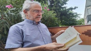 Tarihçi Mustafa Armağan, Yıldız Sarayında birçok eşya, mücevher ve belge yağmalandı ve yakıldı