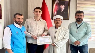 Tarihi Ulu Camiinden etkilenen Alman turist Müslüman oldu