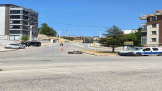Tavşanlıda motosiklet ile kamyonet çarpıştı : 1 yaralı