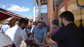 Tercanda camii cemaatine aşure dağıtıldı