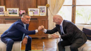 TFF Başkanı Hacıosmanoğlu, Pariste FIFA Başkanı Infantino ile bir araya geldi