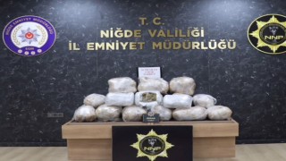 Tırın kasasında 86 kilo 950 gram esrar ele geçirildi