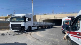 Tırla otomobil çarpıştı: 6 yaralı