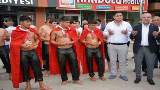 Tokatta şampiyon pehlivanlar coşkuyla karşılandı