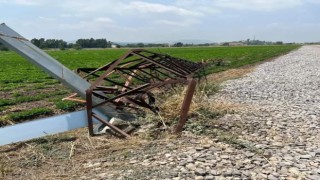 Toprakkale'de Elektrik Direği Devrildi, Su Kesintisi Yaşanacak