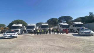 Trafik jandarması kamyon ve çekici şoförlerini bilgilendirdi