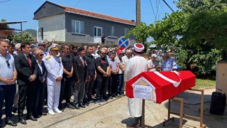 Trafik kazasında hayatını kaybeden Kıbrıs gazisi toprağa verildi