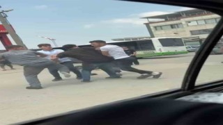 Trafikte yol verme tartışması kavgaya dönüştü