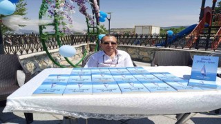 Tüm engelleri aşarak şiir kitabı çıkardı
