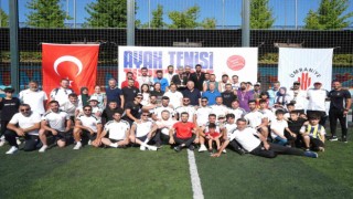 Ümraniyede nefes kesen ‘Ayak Tenisi Turnuvasında şampiyonlar belli oldu