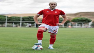 Uros Radakovic resmen Sivassporda