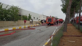 Uşakta tekstil fabrikasında çıkan yangın söndürüldü