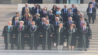 Uyuşmazlık Mahkemesi Başkanı Güleç, Anıtkabiri ziyaret etti