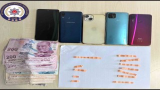 Uyuşturucu ile yakalanan şahıslardan biri tutuklandı