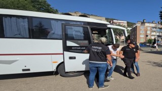 Uyuşturucu operasyonunda gözaltına alınan zanlılar adliyede