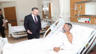 Vali Aksoy operasyonda yaralanan polis memurunu hastanede ziyaret etti
