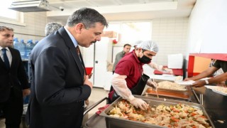 Vali Çiftçiden Aşkale Geri Gönderme Merkezine inceleme