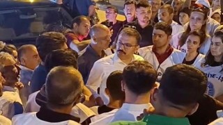 Vali Ercan Turandan işten çıkarılan işçilere destek ziyareti