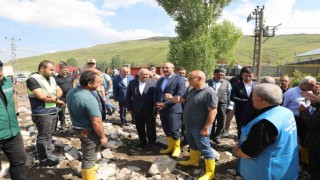 Vali Koç, sel felaketinin yaşandığı köylerde incelemelerde bulundu