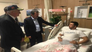 Vali Tavlıdan yaralı askere moral