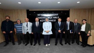 Vali Yiğitbaşı, Sandıklıda vatandaşları dinledi
