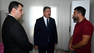 Vali Yılmaz, Kalıcı Deprem Konutlarını İnceledi