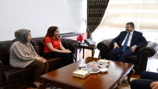 Vali Yılmaz YKS'de Başarılı Olan Şehit Kızını Kabul Etti