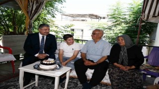 Vali Yılmazdan, şehit babasına doğum günü sürprizi