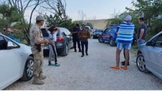 Van Gölüne açılan kişi ekipleri alarma geçirdi