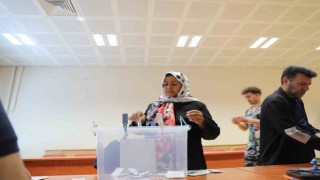 Vandaki İranlı seçmenler ikinci tur seçimleri için oy kullandı