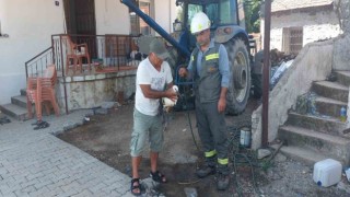 Vatandaşların dikkati leylek yavrusunu kurtardı