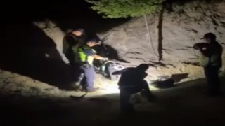 Virajı alamayan otomobil önünde giden motosiklete çarptı: 2 ölü, 3 yaralı