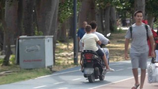 Yalova Doğu Sahil Bandında motosikletliler yasağa rağmen cirit atıyor