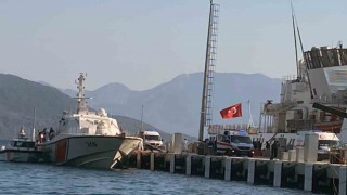 Yanan teknedeki yaralılar hastanelere sevk ediliyor