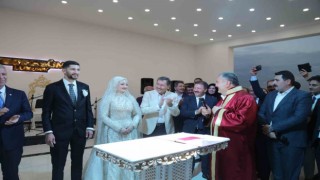 Yavaş ile Gökçek nikah masasında