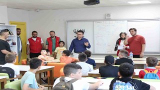 Yazıcı, Gençlik Merkezi kurslarında öğrencilerle bir araya geldi