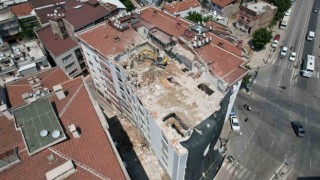 Yıldırımda riskli binalar yıkılıyor